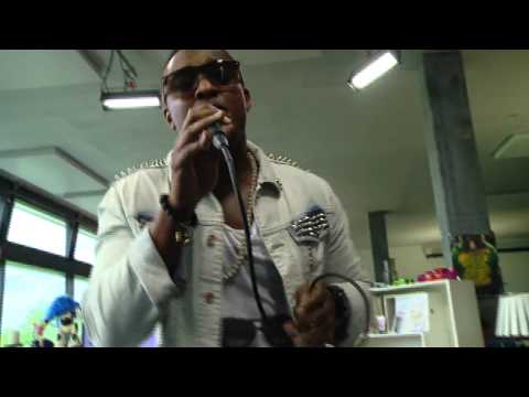 Kay One feat. Emory - I Need A Girl Pt. 3 (Live at joiz)