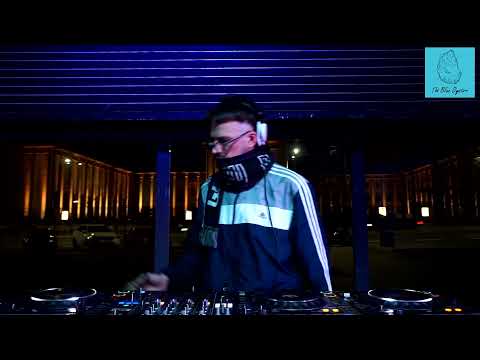 The Blue Oyster: RAVE GRYLLS / 23.12 / 20 - 21