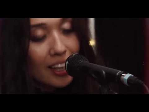 Jenniffer Kae - Stille