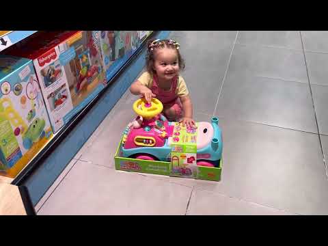 Tete vai às compras. Vem junto!