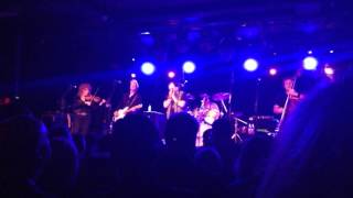 Steve Earle & The Dukes - Intro (Baby Baby Baby) Belfast 2015 (HD)