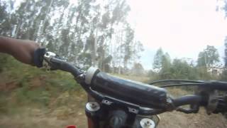 preview picture of video 'yo en moto en la pista de motos en los lagos xd'