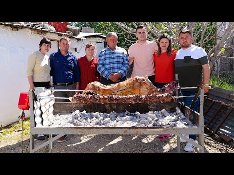 Greqi Pashket Tek Familja / Gezim Hida