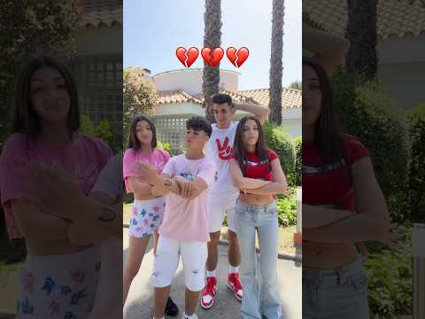 April or Valeria?🫣