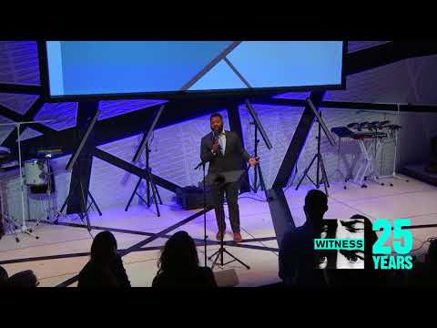 Baratunde Thurston at WITNESS' A Night for Change, November 2017