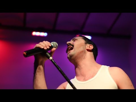 Mareke as Freddie Mercury