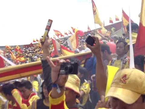 "el mejor recibimiento del mundo idolo del pueblo aucas" Barra: Armagedón &bull; Club: Aucas