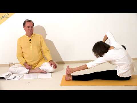 Pfeil-und-Bogen-Haltung mit Fingern um die Fußrücken - Yoga Asana Lexikonn