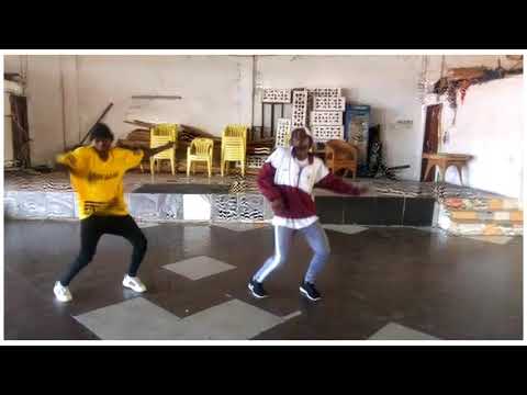 Msami akiwafundisha mdundo wanafunzi wake