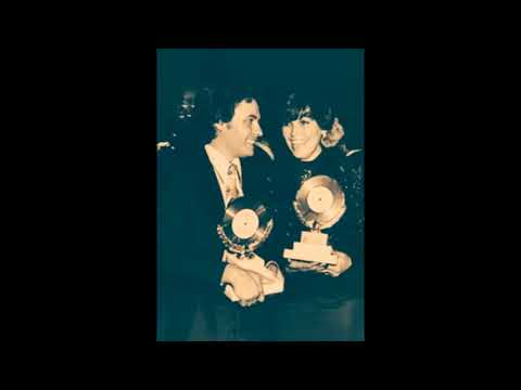 JUAN GABRIEL y ESTELA NUÑEZ   "EXTRAÑO TUS OJOS" (Aud. Nal. 2002)