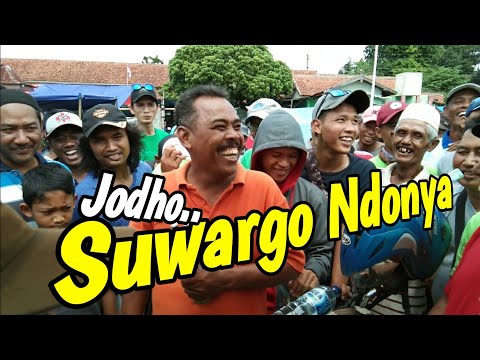 Gadis Berkerudung Merah | Pasar Legi Bonyokan | Pak Cemplon | Pedagang Lucu | Klaten Bersinar |