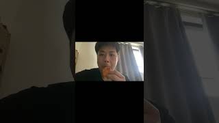 １分間おせんべいを食べてるだけの動画