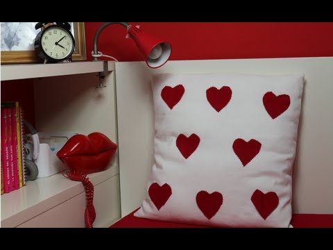 Dia de los enamorados, San Valentín. Un cojín con corazón