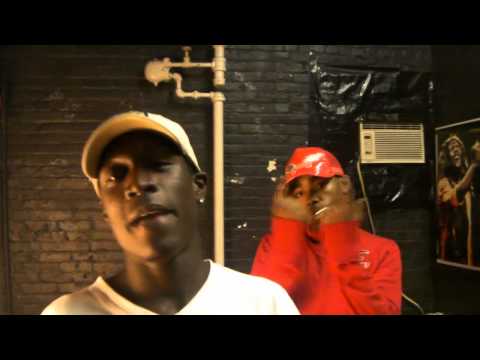 Hood Hefna f/Money Mont in studio performance "Private Affair"