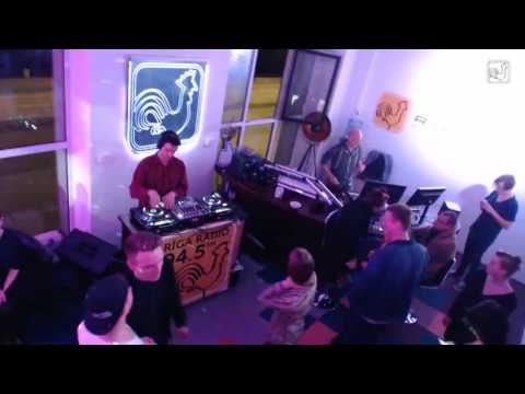 Matei Tulbure playing Trippy Soul - Q Force (Original Mix) [Quanticman Records Vinyl]