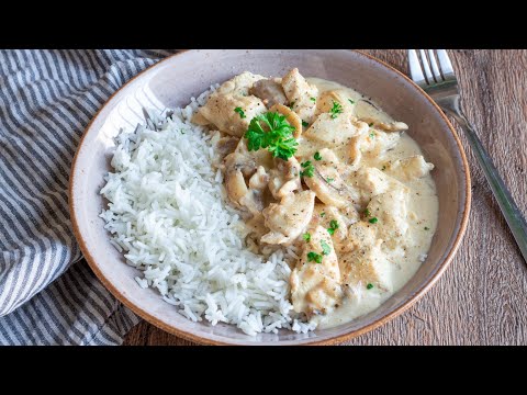 Tender chicken strips with rice, mushrooms & creamy sauce (20-minute recipe)