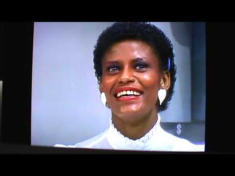 M2U03533  TPIR M Series Bob Fun Safecrackers Car