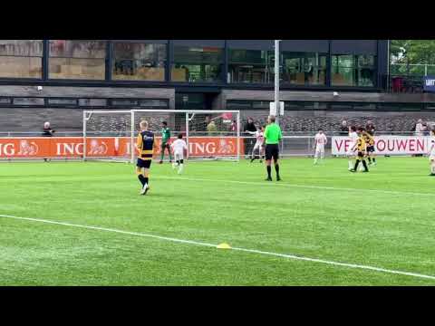 ZVC '22 JO12-1 verslaat Zeeburgia en is kampioen!