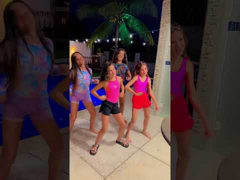 Jessica Lorena and Maluzinha throw your hair #shorts