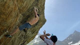 Video thumbnail of Shön Wie..., 8a+. Sustenpass