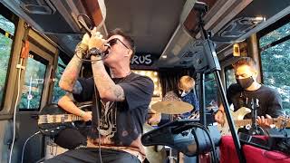 Download lagu VIRUS - tertawai dunia , live at gigs on the wheels mp3