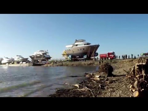 Großyachten erreichen Düsseldorf