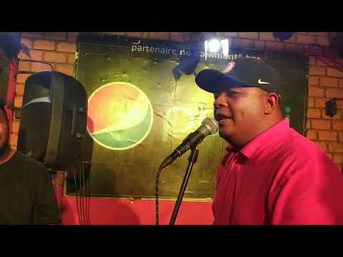 Doubl'e'nn feat Leboda Hamilton - Lol HipHop Extrait Live No Comment Bar