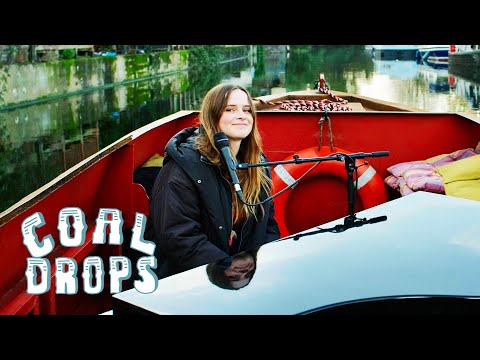 Gabrielle Aplin (Full Live Performance) | Coal Drops Sessions