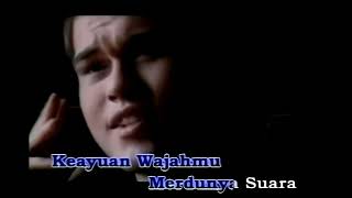 Download lagu Vince - Mengapa Harus Cinta [MV] mp3