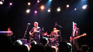 the Mountain Goats- Broom People