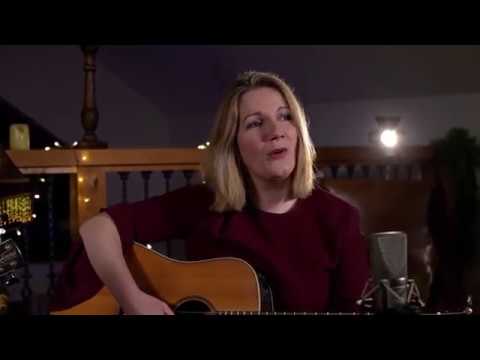 Sessions in the house 69. Zoe Marron. From darkness to light.