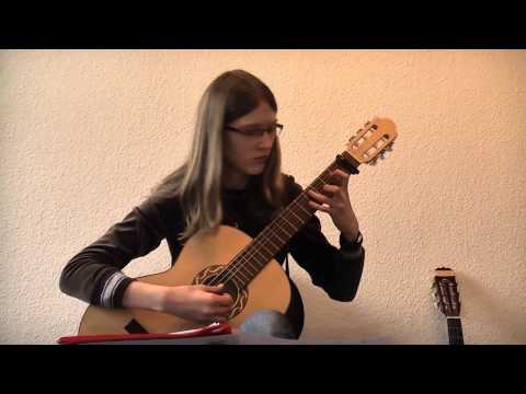 Gitarrenschülerin Svenja (12 Jahre) spielt einen Guitar Bounce