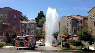 preview picture of video 'San Diego Fire Hydrant Break in College Grove'