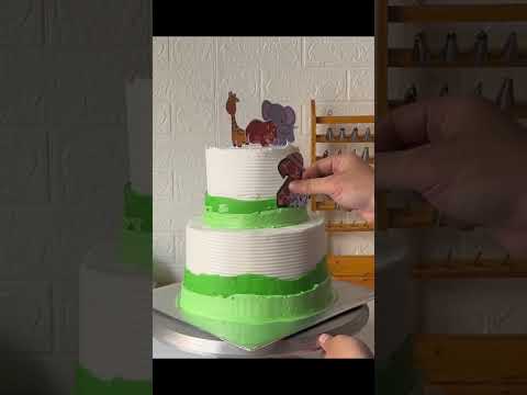 #cake #cakesurabaya #cakedecorating #birthdaycake #vanilacakedecoration