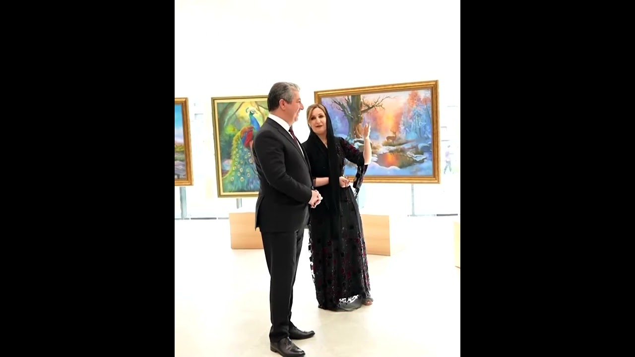 ڤیدیۆ | سەرۆکوەزیران مەسرور بارزانی سەیری 19 تابلۆی نمایشکراو لە ناوەندنی گەنجان دەکات