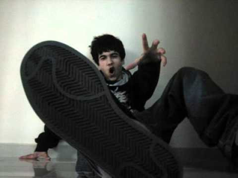 BOSS (a.k.a AFRO-T) FT SİRAKUZA - ÖLÜMCÜL