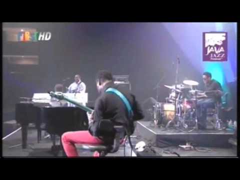 George Duke Electric - Live at Java Jazz Festival 2011 (Full Concert)