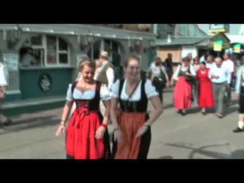 Oktoberfest Sexy Dirndl Dancing to 