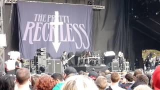 The Pretty Reckless  - Living In The Storm no  Aftershock Festival