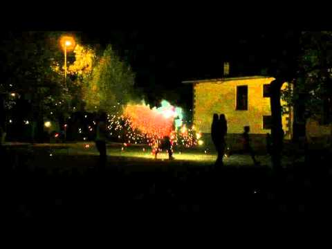 Toro de fuego con candelas