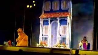 Download lagu Bear in the Big Blue House at Disney Studio mp3