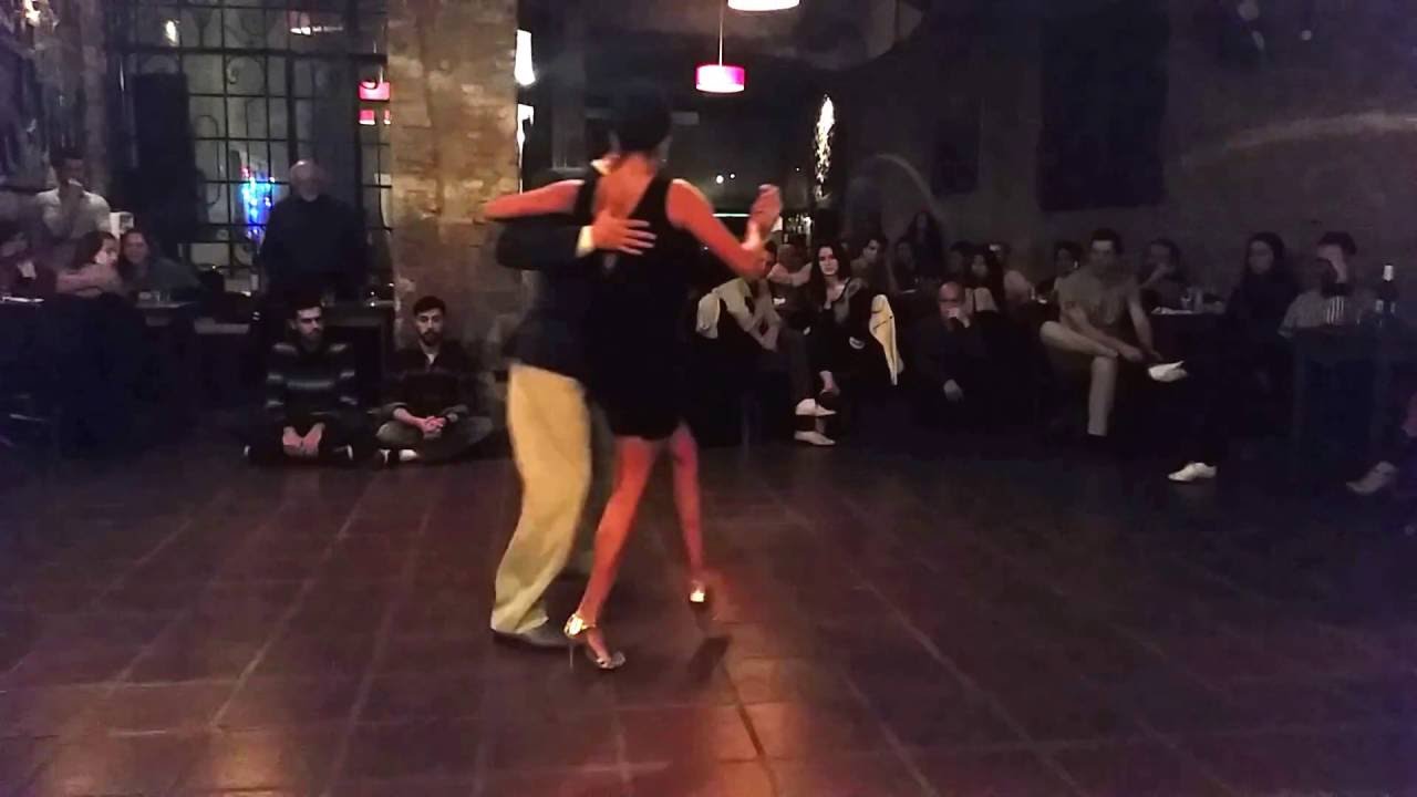 Natasha Arapé y Marcos Morinígo en la Cachivacheria Milonga - La serenata de Ayer
