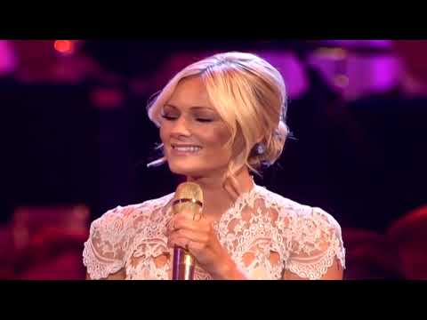 Helene Fischer mit den Wiener Sängerknaben - O Du Fröhliche (Live aus der Hofburg Wien 2015)