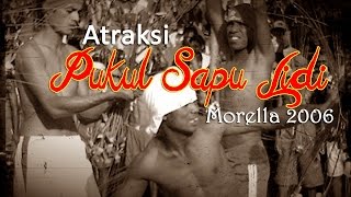 preview picture of video 'Atraksi Pukul Sapu Lidi Morella 2006'