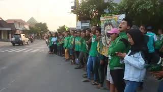 preview picture of video 'Bonek Tulungagung selatan berbagi ta'jil'