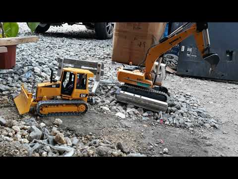 bruder D5, huina 573, double e 561 excavator 050221