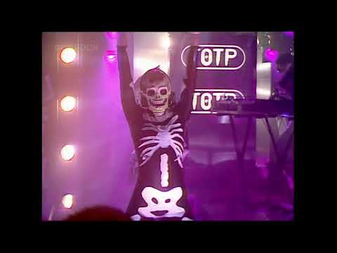 Perfecto Allstarz - Reach Up (Papas Got A Brand New Pig Bag) (First Performance) - TOTP - 02 02 1995