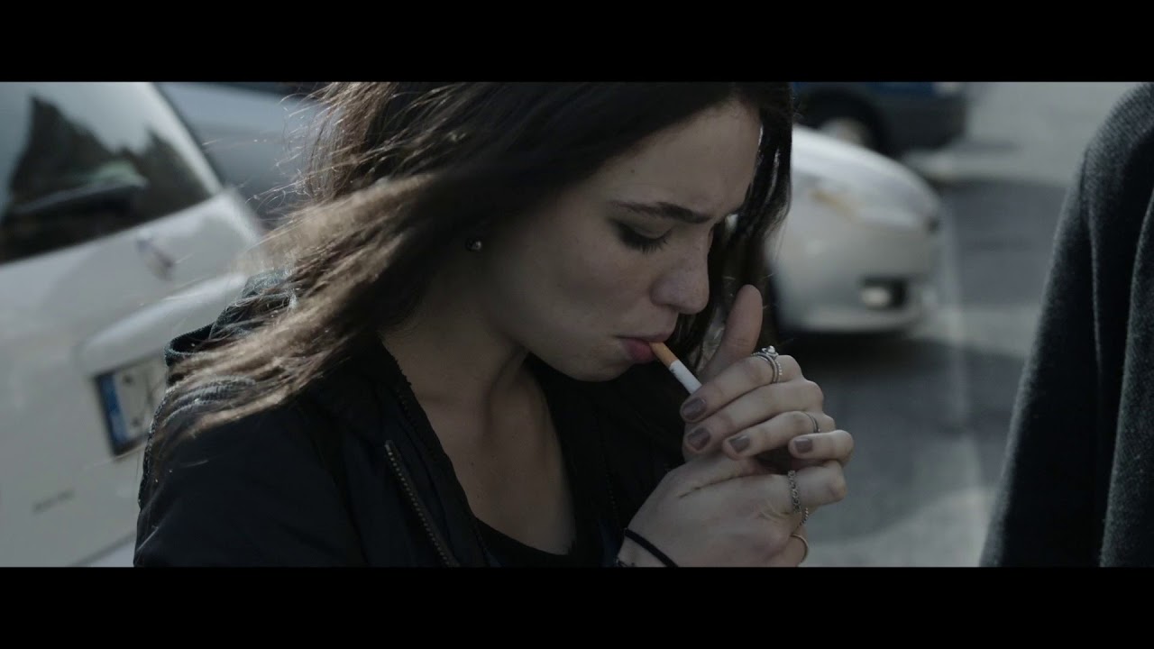 Una Famiglia | Clip | Hai gli occhi buoni!