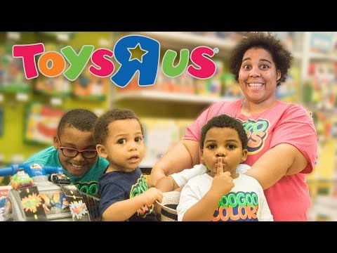 FAMILY PRETEND PLAY HIDE N SEEK IN TOYS R US! Learn to Count to 10