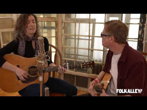 Folk Alley Sessions: Rayna Gellert & Kieran Kane - "Grey Bird"